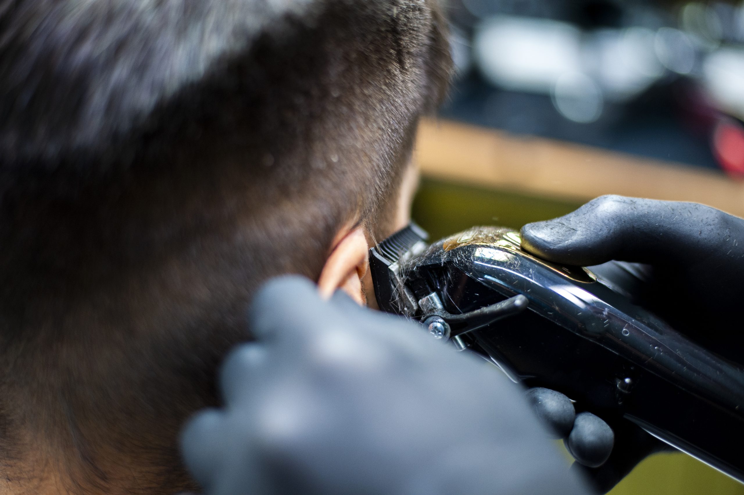close-up-man-getting-his-hair-cut